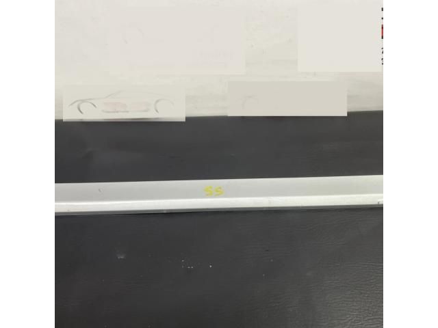 bontott VW PASSAT B6 Bal hátsó Ajtó Díszléc