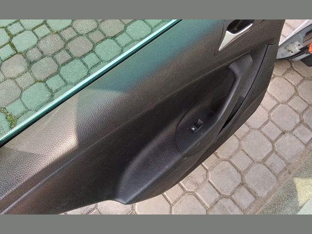 bontott VW PASSAT B6 Bal hátsó Ajtó Kárpit