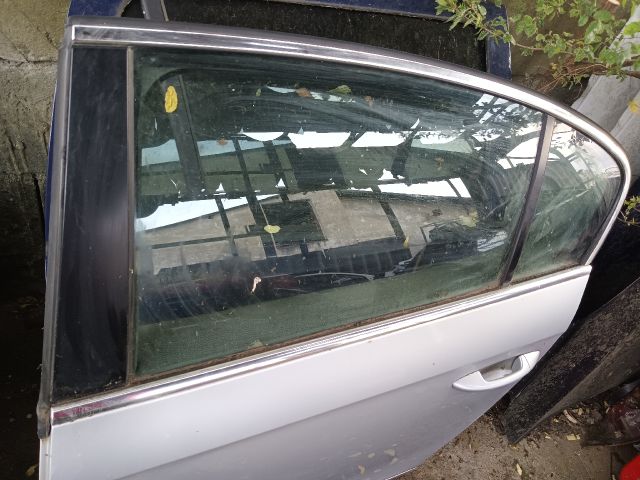 bontott VW PASSAT B6 Bal hátsó Ajtó (Részeivel)