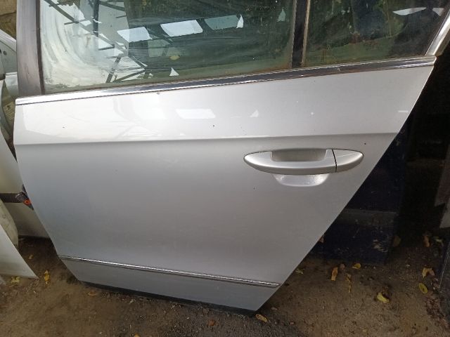 bontott VW PASSAT B6 Bal hátsó Ajtó (Részeivel)