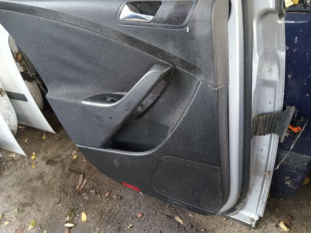 bontott VW PASSAT B6 Bal hátsó Ajtó (Részeivel)