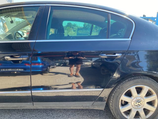 bontott VW PASSAT B6 Bal hátsó Ajtó (Üres lemez)