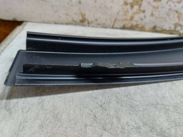 bontott VW PASSAT B6 Bal hátsó Ajtókeret Burkolat