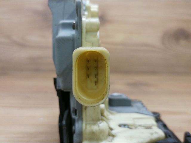 bontott VW PASSAT B6 Bal hátsó Ajtózár