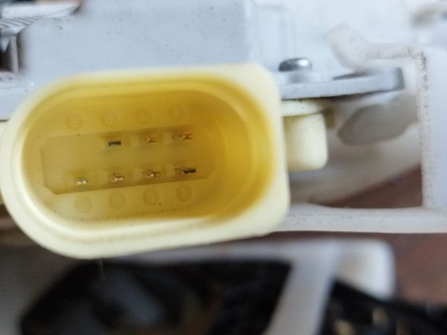 bontott VW PASSAT B6 Bal hátsó Ajtózár