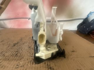 bontott VW PASSAT B6 Bal hátsó Ajtózár