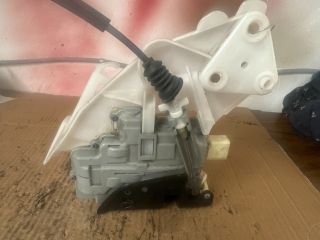 bontott VW PASSAT B6 Bal hátsó Ajtózár