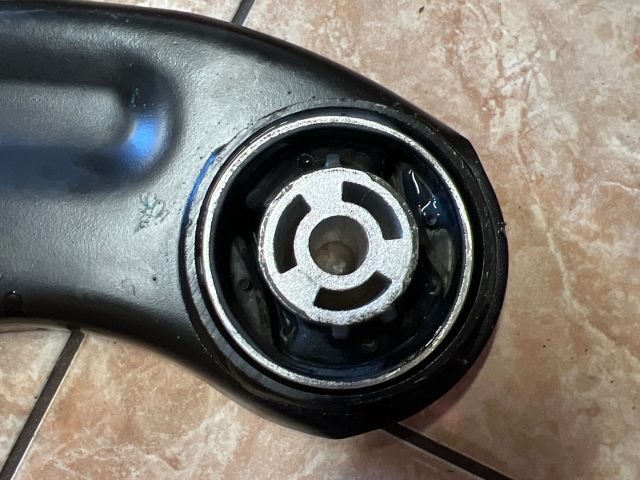 bontott VW PASSAT B6 Bal hátsó Alsó Lengőkar