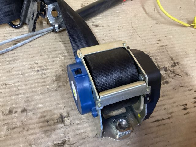 bontott VW PASSAT B6 Bal hátsó Biztonsági Öv