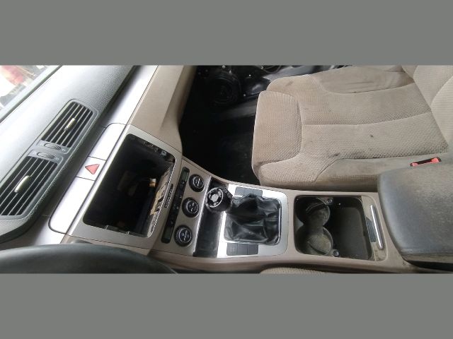 bontott VW PASSAT B6 Bal hátsó Csonkállvány Kerékaggyal