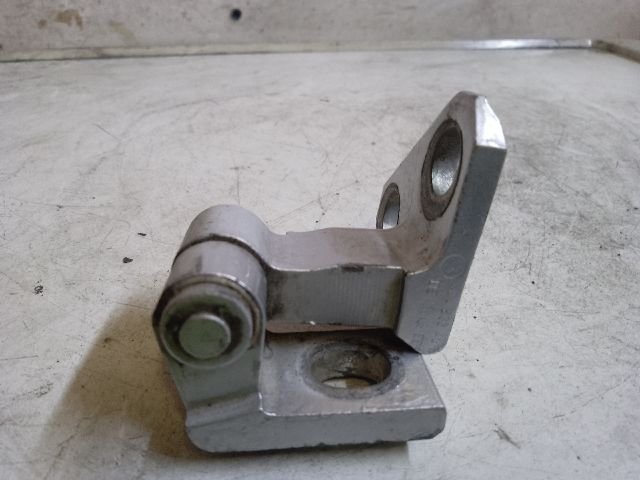 bontott VW PASSAT B6 Bal hátsó Felső Zsanér