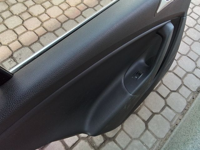 bontott VW PASSAT B6 Bal hátsó Fixüveg (Ajtóban)