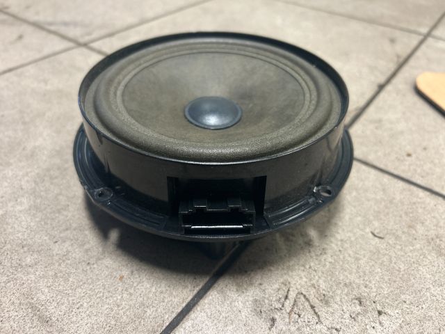 bontott VW PASSAT B6 Bal hátsó Hangszóró