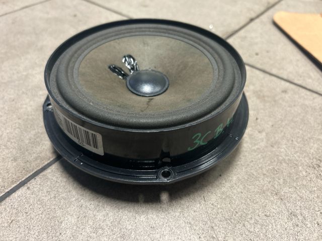 bontott VW PASSAT B6 Bal hátsó Hangszóró