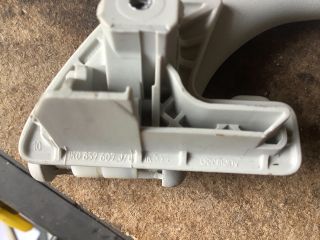 bontott VW PASSAT B6 Bal hátsó Kapaszkodó (Felső)