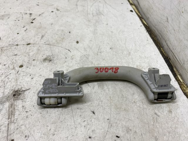 bontott VW PASSAT B6 Bal hátsó Kapaszkodó (Felső)