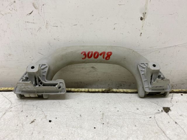 bontott VW PASSAT B6 Bal hátsó Kapaszkodó (Felső)