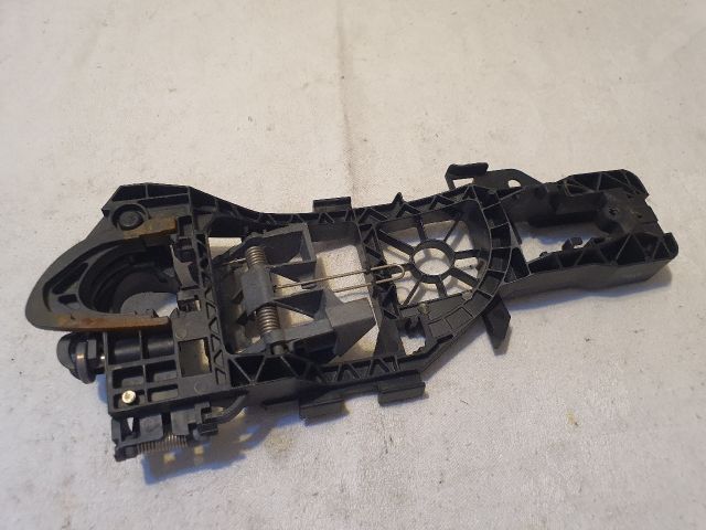 bontott VW PASSAT B6 Bal hátsó Külső Kilincsfészek