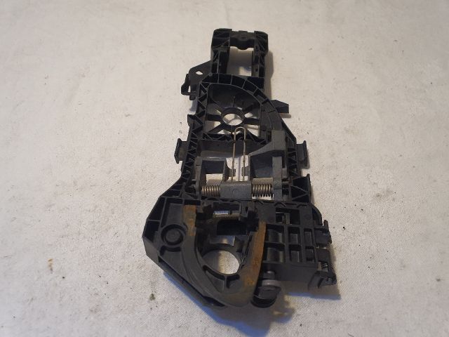 bontott VW PASSAT B6 Bal hátsó Külső Kilincsfészek