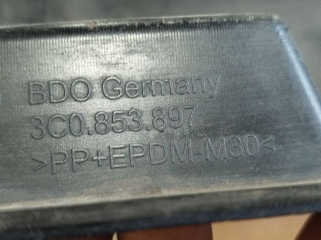 bontott VW PASSAT B6 Bal hátsó Küszöb Légterelő Vég