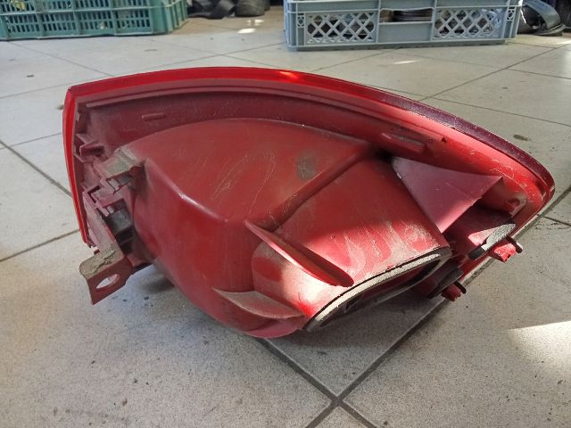 bontott VW PASSAT B6 Bal Hátsó Lámpa