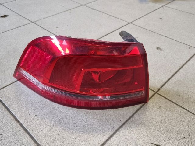 bontott VW PASSAT B6 Bal Hátsó Lámpa