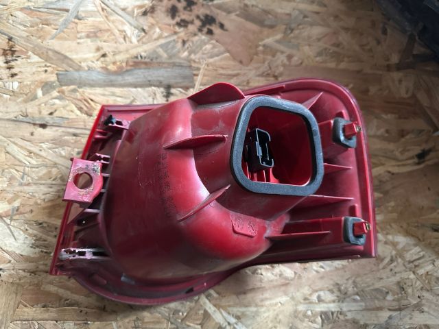 bontott VW PASSAT B6 Bal Hátsó Lámpa