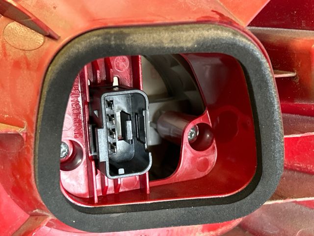 bontott VW PASSAT B6 Bal Hátsó Lámpa