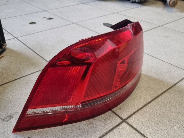 bontott VW PASSAT B6 Bal Hátsó Lámpa