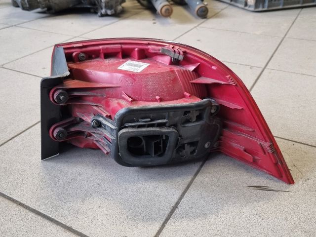 bontott VW PASSAT B6 Bal Hátsó Lámpa