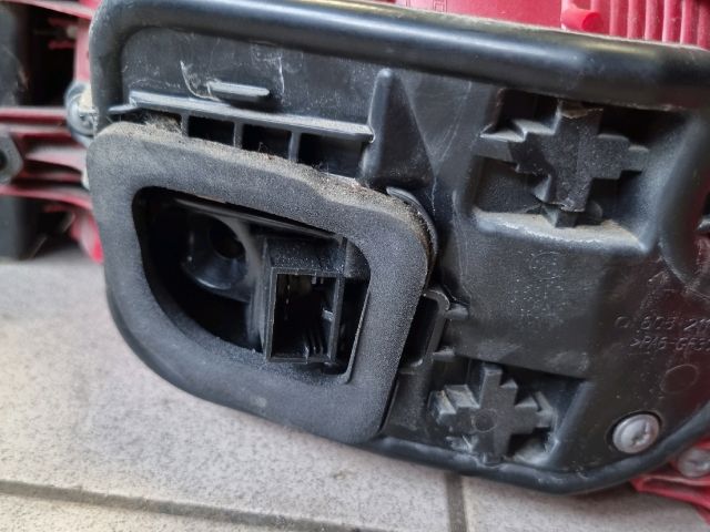 bontott VW PASSAT B6 Bal Hátsó Lámpa