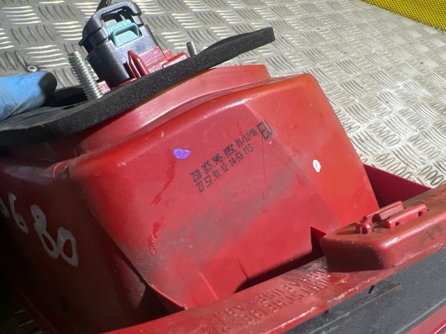 bontott VW PASSAT B6 Bal Hátsó Lámpa