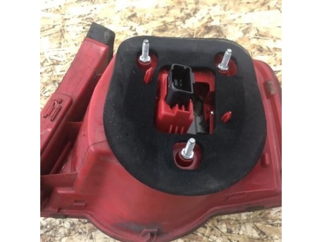 bontott VW PASSAT B6 Bal Hátsó Lámpa