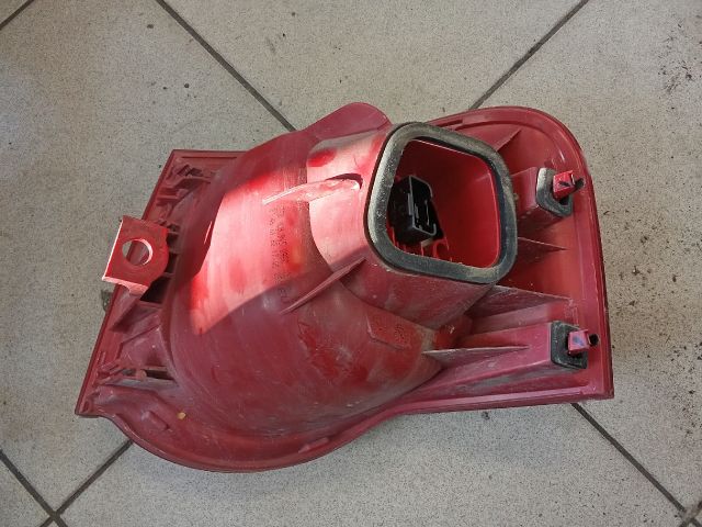 bontott VW PASSAT B6 Bal Hátsó Lámpa