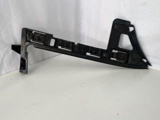 bontott VW PASSAT B6 Bal hátsó Lökhárító Tartó (Műanyag)