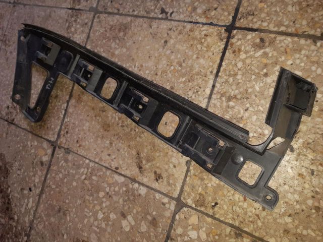 bontott VW PASSAT B6 Bal hátsó Lökhárító Tartó (Műanyag)