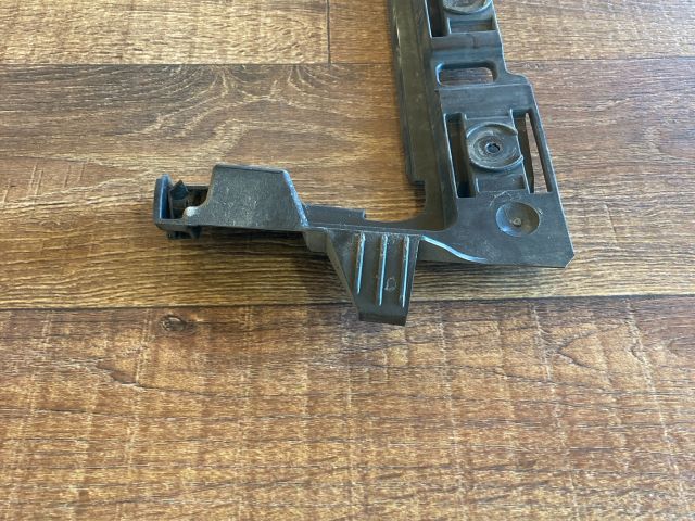 bontott VW PASSAT B6 Bal hátsó Oldal Lökhárító Tartó (Műanyag)