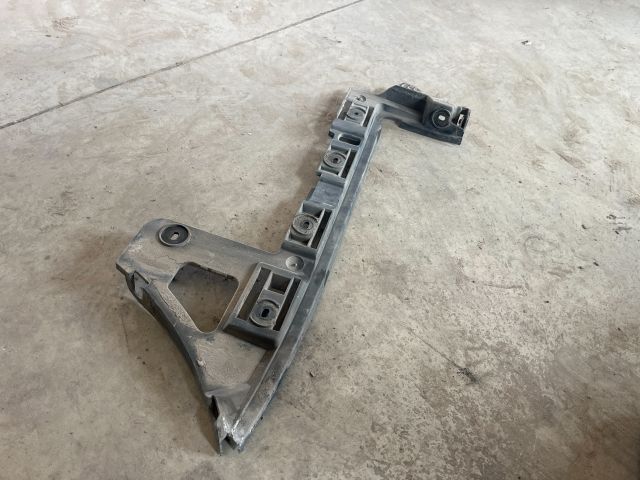 bontott VW PASSAT B6 Bal hátsó Oldal Lökhárító Tartó (Műanyag)