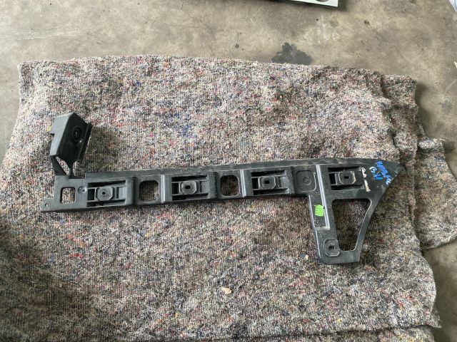 bontott VW PASSAT B6 Bal hátsó Oldal Lökhárító Tartó (Műanyag)