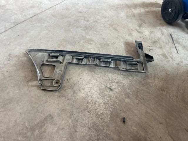 bontott VW PASSAT B6 Bal hátsó Oldal Lökhárító Tartó (Műanyag)