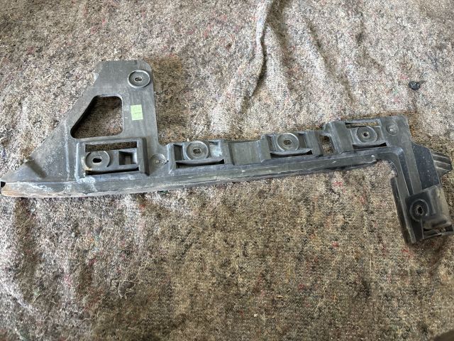 bontott VW PASSAT B6 Bal hátsó Oldal Lökhárító Tartó (Műanyag)