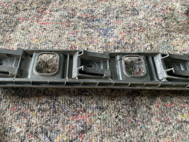 bontott VW PASSAT B6 Bal hátsó Oldal Lökhárító Tartó (Műanyag)