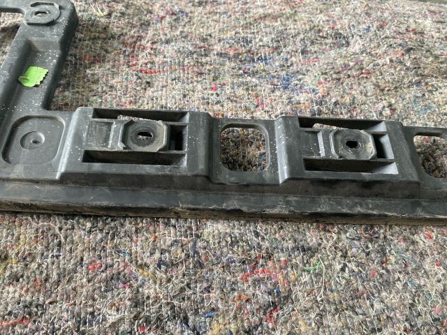 bontott VW PASSAT B6 Bal hátsó Oldal Lökhárító Tartó (Műanyag)