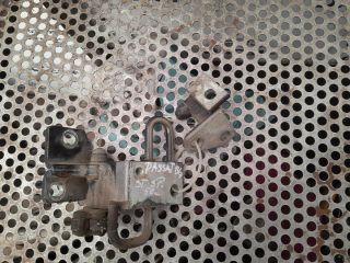 bontott VW PASSAT B6 Bal hátsó Zsanér