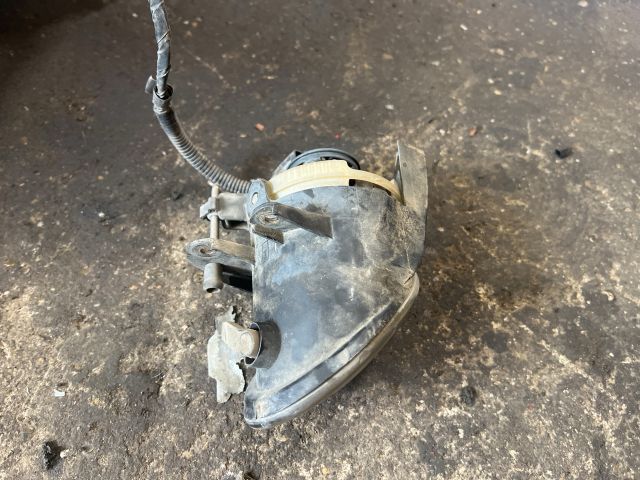 bontott VW PASSAT B6 Bal Ködfényszóró