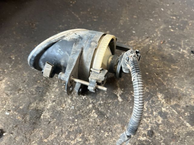 bontott VW PASSAT B6 Bal Ködfényszóró