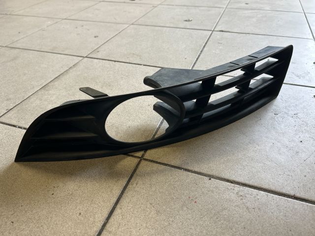 bontott VW PASSAT B6 Bal Ködlámpa Rács