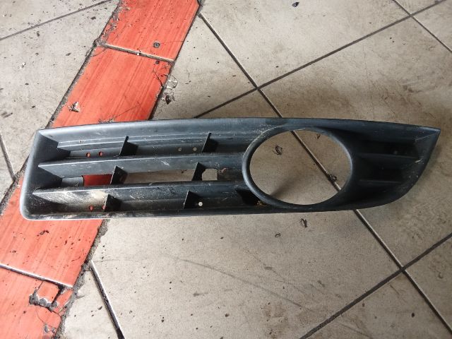 bontott VW PASSAT B6 Bal Ködlámpa Rács