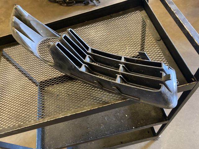 bontott VW PASSAT B6 Bal Ködlámpa Rács