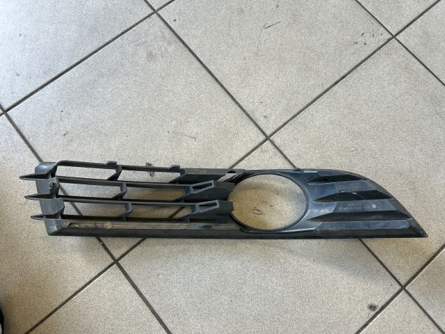 bontott VW PASSAT B6 Bal Ködlámpa Rács